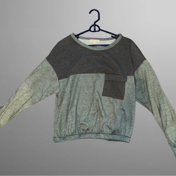 Moa Moa Gray and Green Swoop Neck Sweatshirt - Picture 1 of 2